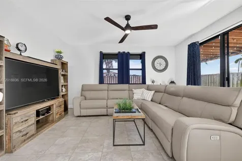 2542 NE 1st Street Homestead FL 33033