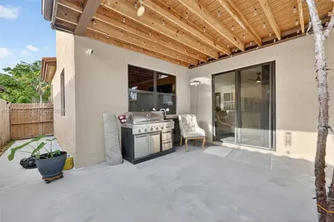 2542 NE 1st Street Homestead FL 33033