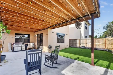 2542 NE 1st Street Homestead FL 33033