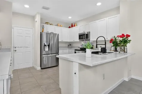 2542 NE 1st Street Homestead FL 33033