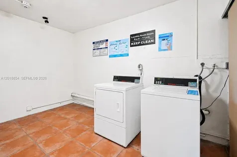 9483 SW 76th Miami FL 33173
