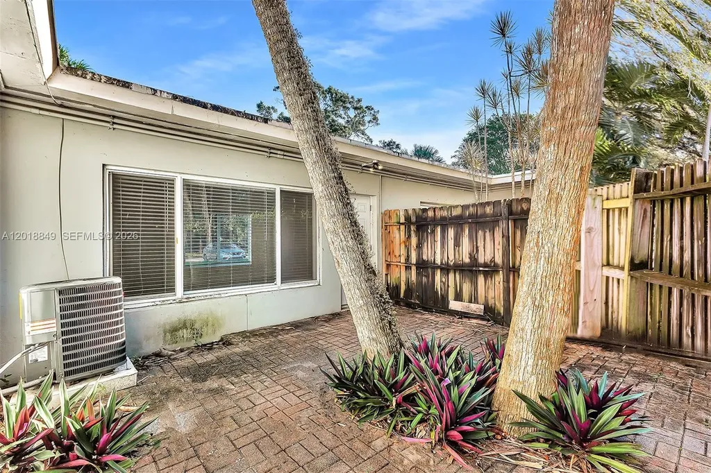1550 SW 23rd Court Fort Lauderdale FL 33315