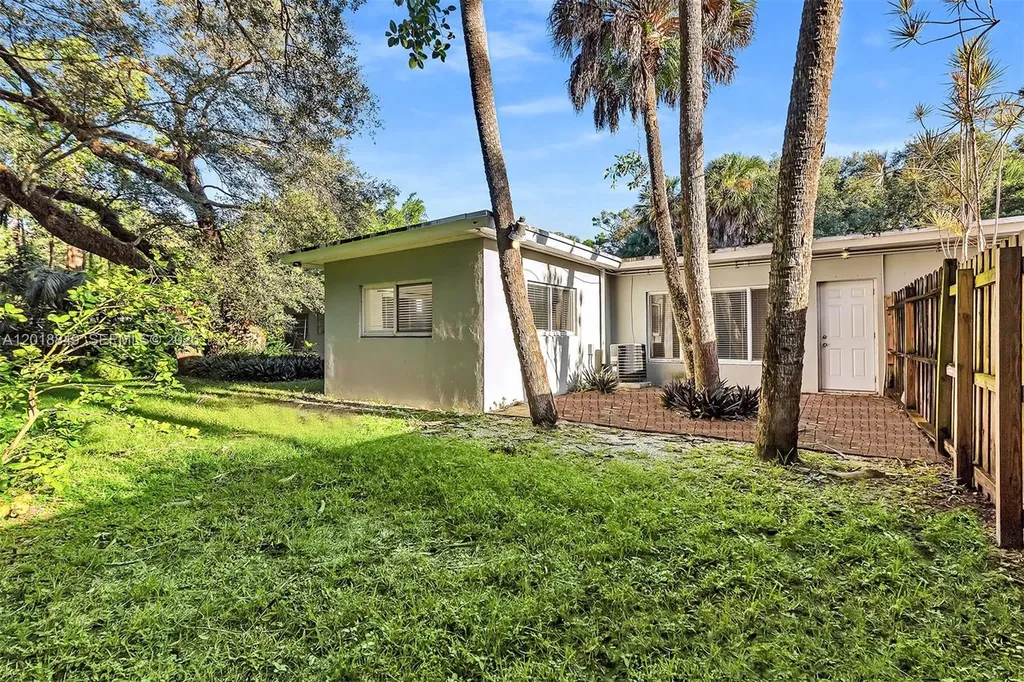1550 SW 23rd Court Fort Lauderdale FL 33315