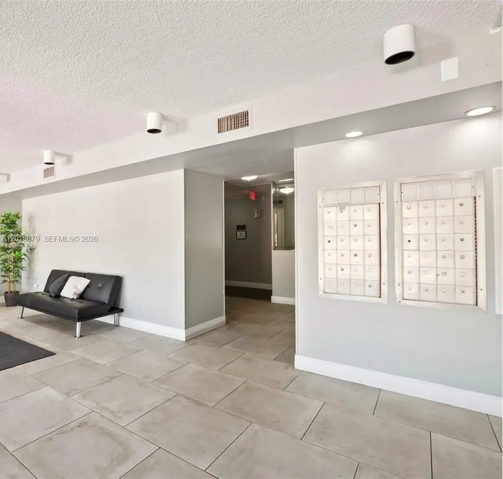 2771 Taft Street Hollywood FL 33020