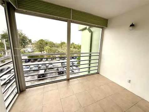2771 Taft Street Hollywood FL 33020
