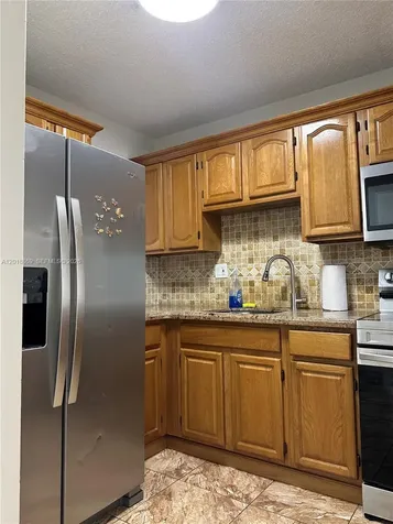2780 W 76th Street Hialeah FL 33016