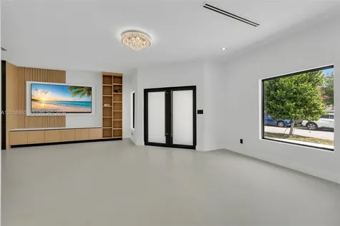 8865 NW 148th Terrace Miami Lakes FL 33018