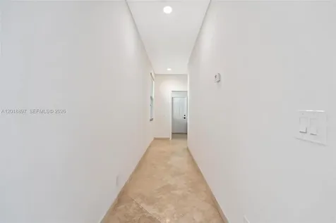 1666 Victoria Pointe Circle Weston FL 33327