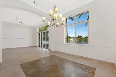 1666 Victoria Pointe Circle Weston FL 33327