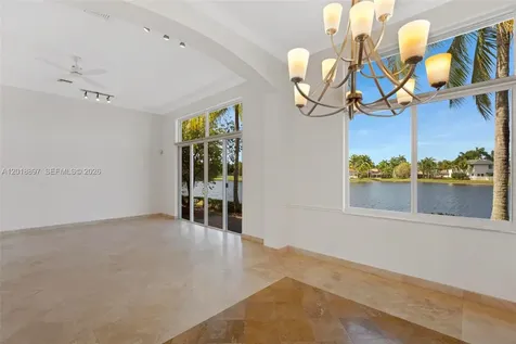 1666 Victoria Pointe Circle Weston FL 33327