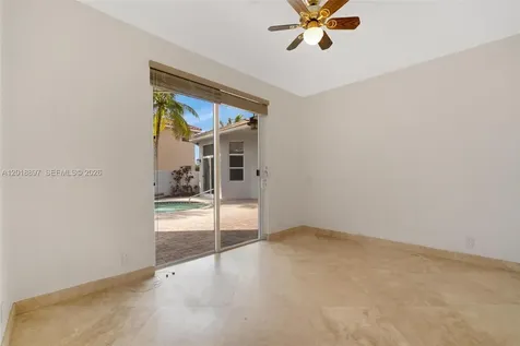 1666 Victoria Pointe Circle Weston FL 33327