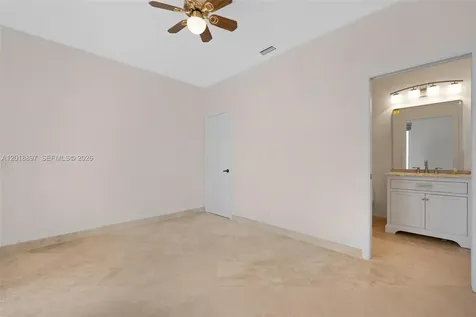 1666 Victoria Pointe Circle Weston FL 33327