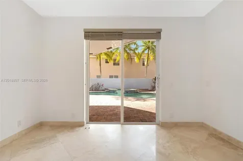1666 Victoria Pointe Circle Weston FL 33327