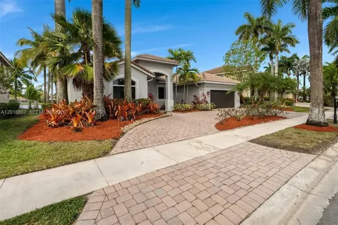 1666 Victoria Pointe Circle Weston FL 33327