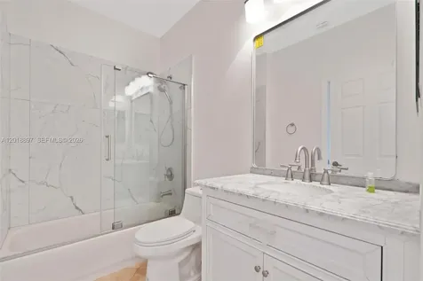 1666 Victoria Pointe Circle Weston FL 33327