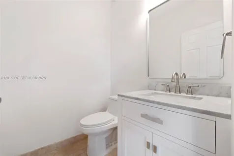 1666 Victoria Pointe Circle Weston FL 33327