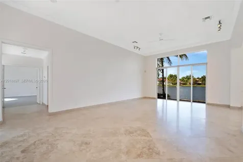 1666 Victoria Pointe Circle Weston FL 33327