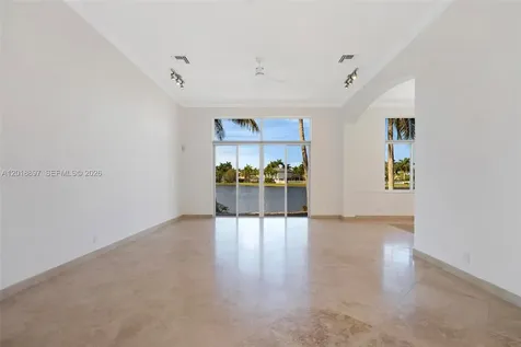 1666 Victoria Pointe Circle Weston FL 33327