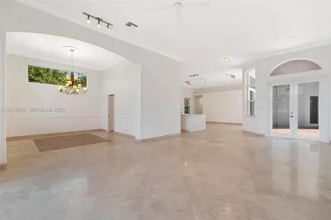 1666 Victoria Pointe Circle Weston FL 33327