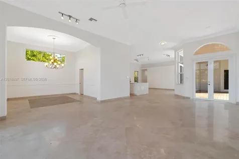 1666 Victoria Pointe Circle Weston FL 33327