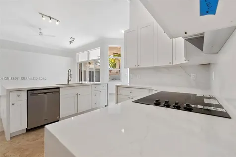 1666 Victoria Pointe Circle Weston FL 33327