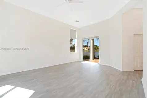 1666 Victoria Pointe Circle Weston FL 33327