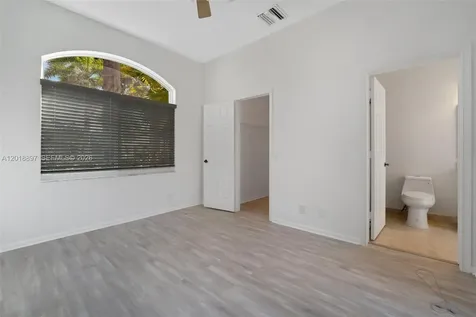 1666 Victoria Pointe Circle Weston FL 33327