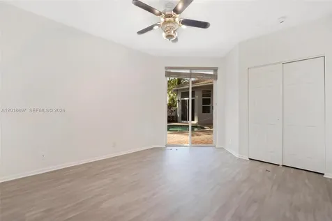 1666 Victoria Pointe Circle Weston FL 33327