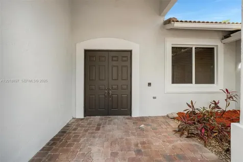 1666 Victoria Pointe Circle Weston FL 33327