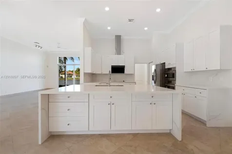 1666 Victoria Pointe Circle Weston FL 33327