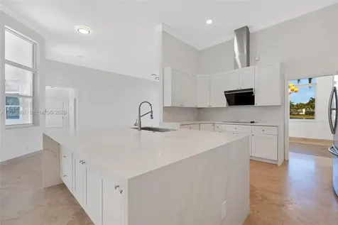 1666 Victoria Pointe Circle Weston FL 33327