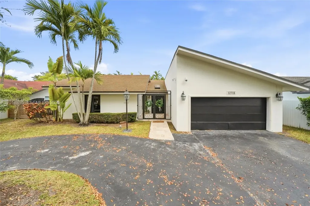 12715 SW 96th Terrace Miami FL 33186