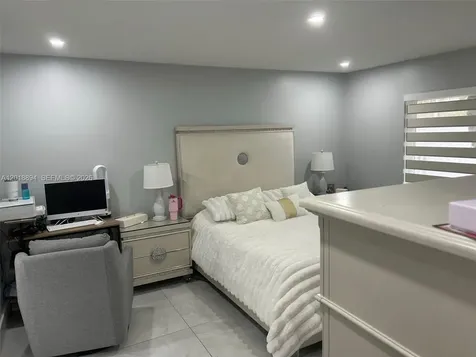 1200 SW 136th Place Miami FL 33184