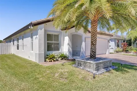 2266 NW 208th Terrace Pembroke Pines FL 33029