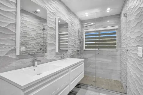2266 NW 208th Terrace Pembroke Pines FL 33029