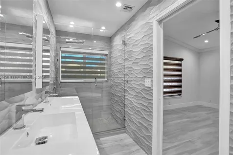 2266 NW 208th Terrace Pembroke Pines FL 33029