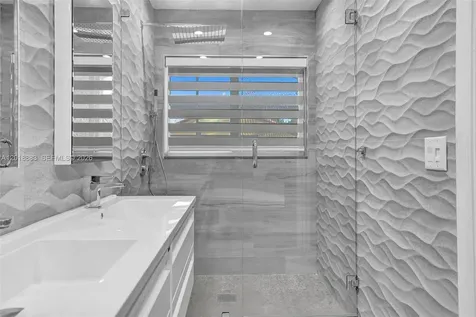 2266 NW 208th Terrace Pembroke Pines FL 33029