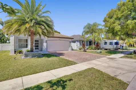 2266 NW 208th Terrace Pembroke Pines FL 33029