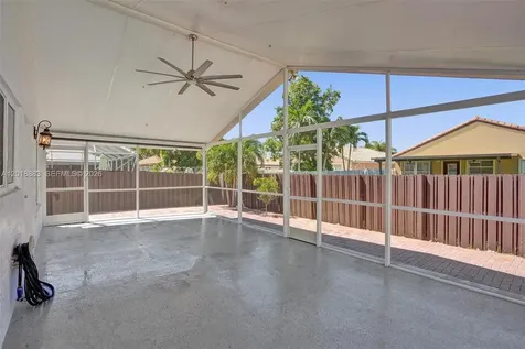 2266 NW 208th Terrace Pembroke Pines FL 33029