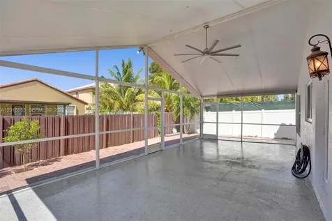 2266 NW 208th Terrace Pembroke Pines FL 33029
