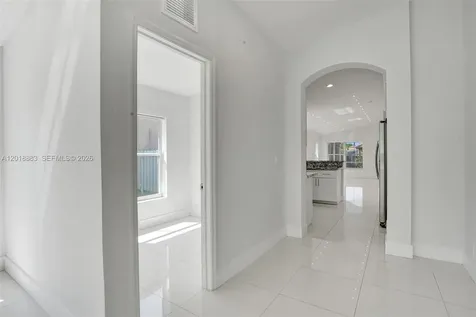 2266 NW 208th Terrace Pembroke Pines FL 33029