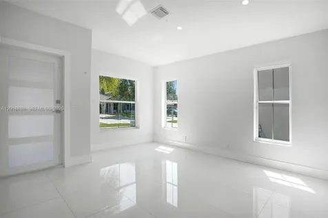 2266 NW 208th Terrace Pembroke Pines FL 33029