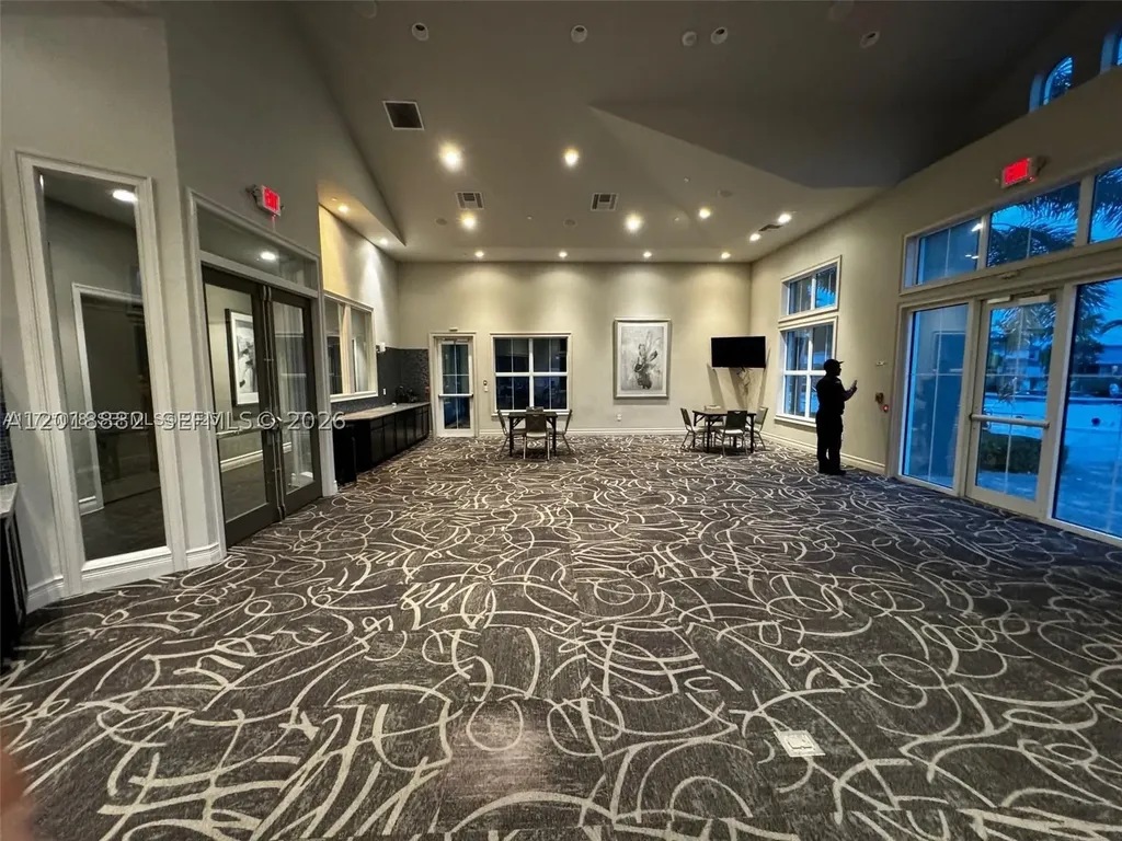 950 Hillcrest Drive Hollywood FL 33021