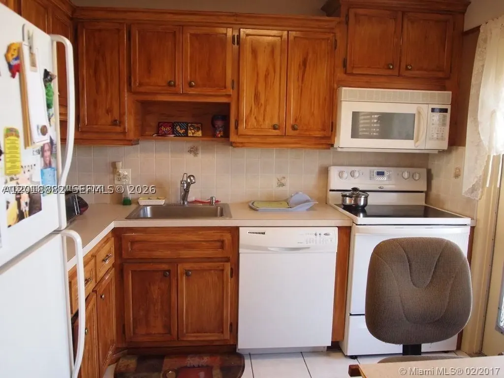 950 Hillcrest Drive Hollywood FL 33021
