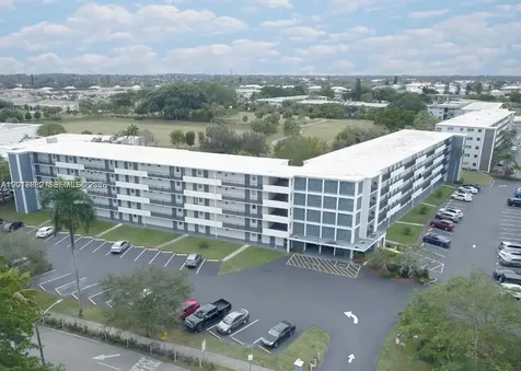 950 Hillcrest Drive Hollywood FL 33021