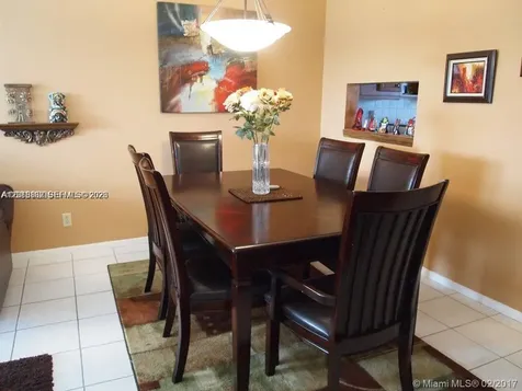 950 Hillcrest Drive Hollywood FL 33021