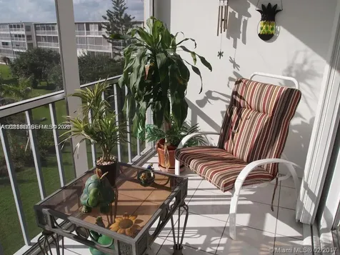 950 Hillcrest Drive Hollywood FL 33021