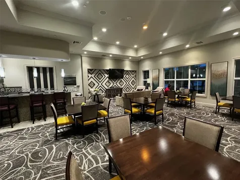 950 Hillcrest Drive Hollywood FL 33021