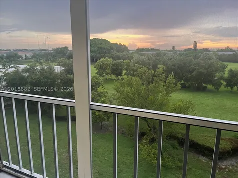 950 Hillcrest Drive Hollywood FL 33021