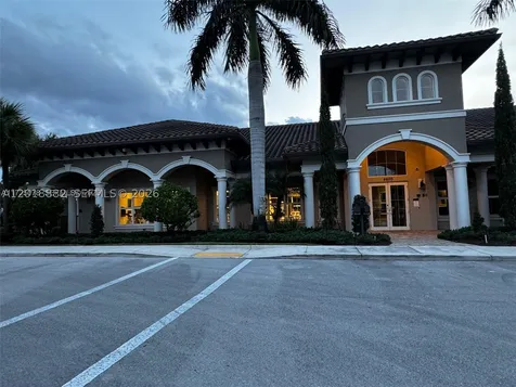 950 Hillcrest Drive Hollywood FL 33021